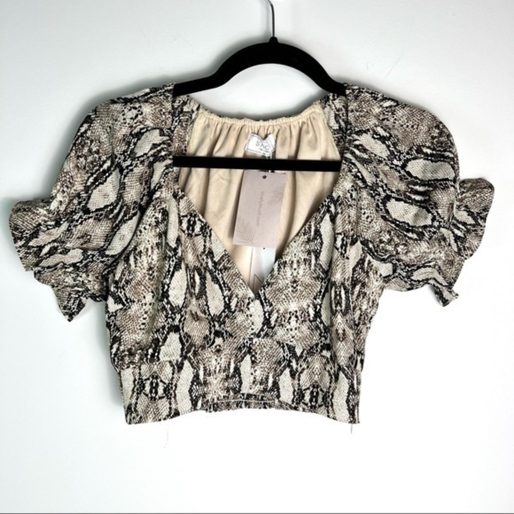Sage the Label womens XS leopard print short sleeve crop top